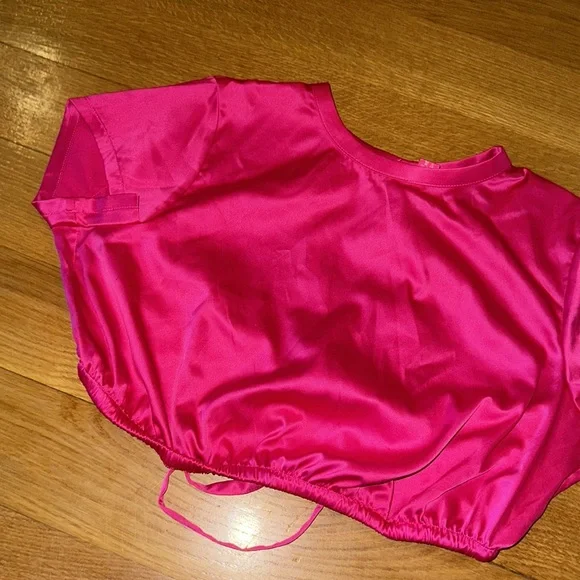 SKIMS Woven Shine Crop Top in Raspberry NEW - Picture 9 of 13